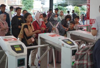 Sampai Hari Ketiga Lebaran, KAI Commuter Wilayah 6 Yogyakarta Sudah Angkut 232.213 Pengguna Commuter Line - Himbau Untuk Menjaga Barang dan Mengawasi Buah Hati Selama Perjalanan
