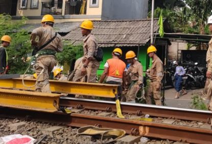 Evakuasi Selesai, Operasional Perjalanan Commuter Line Lintas Pondok Ranji – Kebayoran Kembali Normal