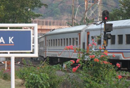 KAI Commuter Kembali Operasikan Pelayanan KA Lokal Di Stasiun Merak dan Stasiun Krenceng  