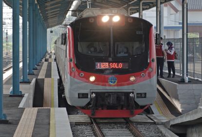 ​Long Weekend Libur Isra Mikraj dan Cuti Bersama Imlek, KAI Commuter Operasikan 30 Perjalanan  Commuter Line Yogyakarta – Palur