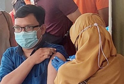 KAI Commuter Dan KAI Daop 1 Jakarta Bersama Puskesmas Tebet Hadirkan Layanan Vaksinasi di Stasiun Manggarai