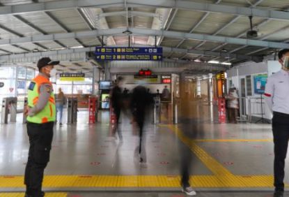 KAI Commuter Imbau Utamakan Keselamatan dan Tetap Disiplin Protokol Kesehatan Dalam Menggunakan KRL