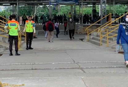 Tingkatkan Layanan, KAI Commuter Lakukan Penyesuaian  Akses Keluar Masuk Pengguna Di Stasiun Manggarai 